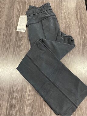 New Lululemon softstreme high rise pants 6